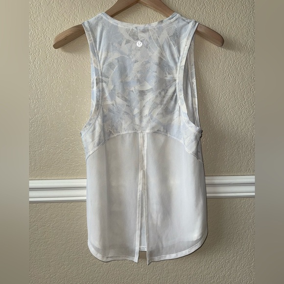 LIKE NEW Lululemon Ace Tank Jasmine White Multi / White Size 2 - Picture 1 of 8